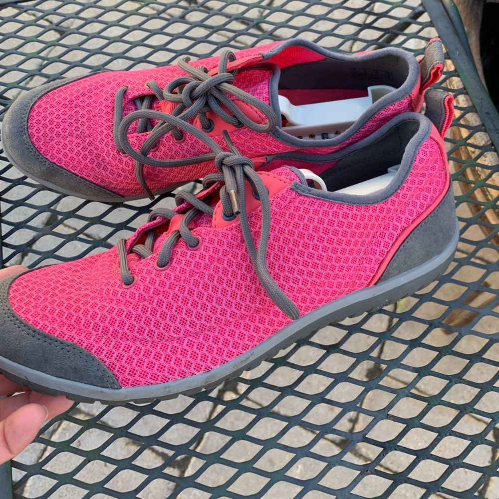 Clarks Privo Soft Cushion Shoes Women's Size 8 M Sneakers Pink Gray
